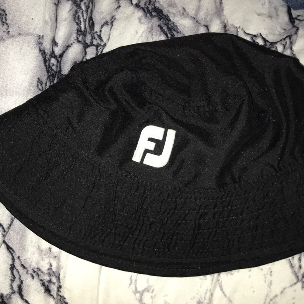 Bucket hat